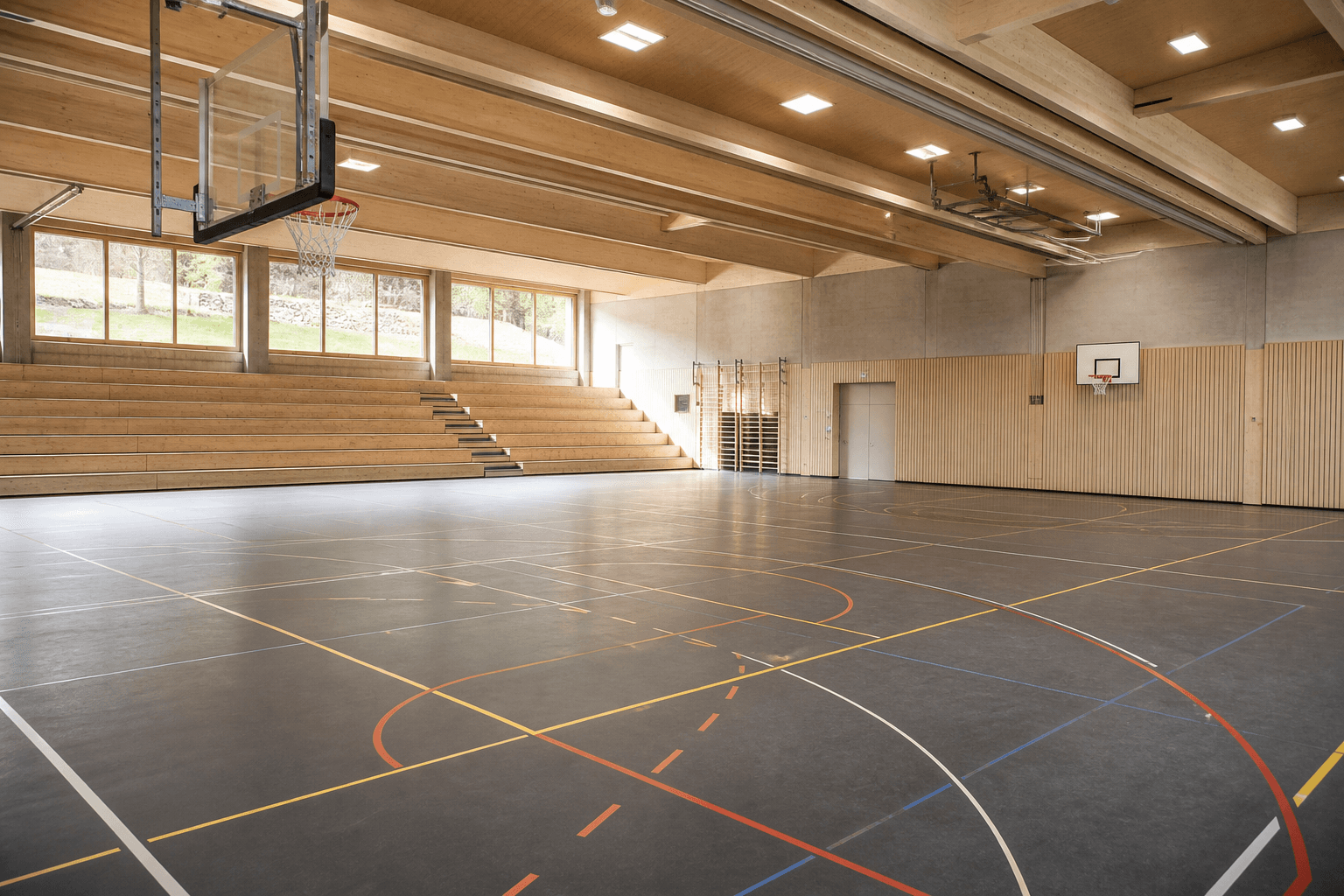 Sportboden in einer Turnhalle